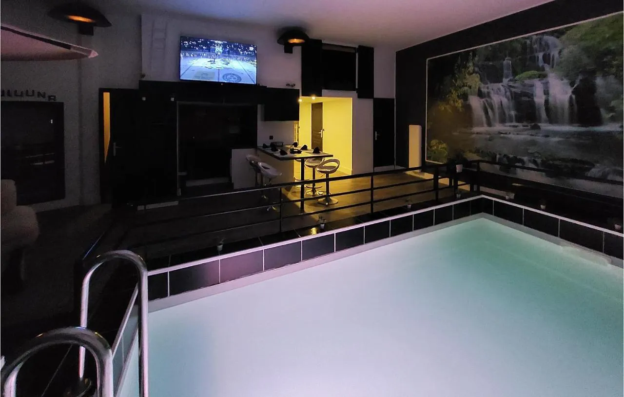 Gorgeous Apartment In Saint-Bonnet-Le-Chatea
