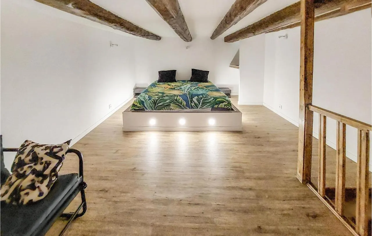 Gorgeous Apartment In Saint-Bonnet-Le-Chatea
