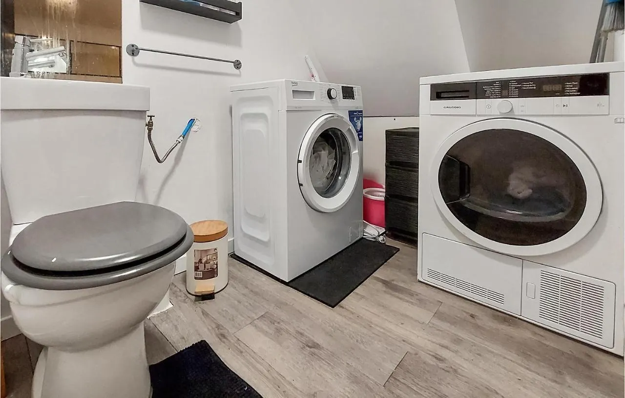 Gorgeous Apartment In Saint-Bonnet-Le-Chatea