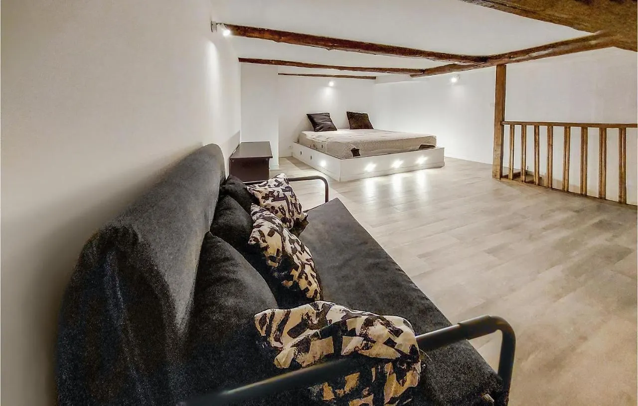 Gorgeous Apartment In Saint-Bonnet-Le-Chatea