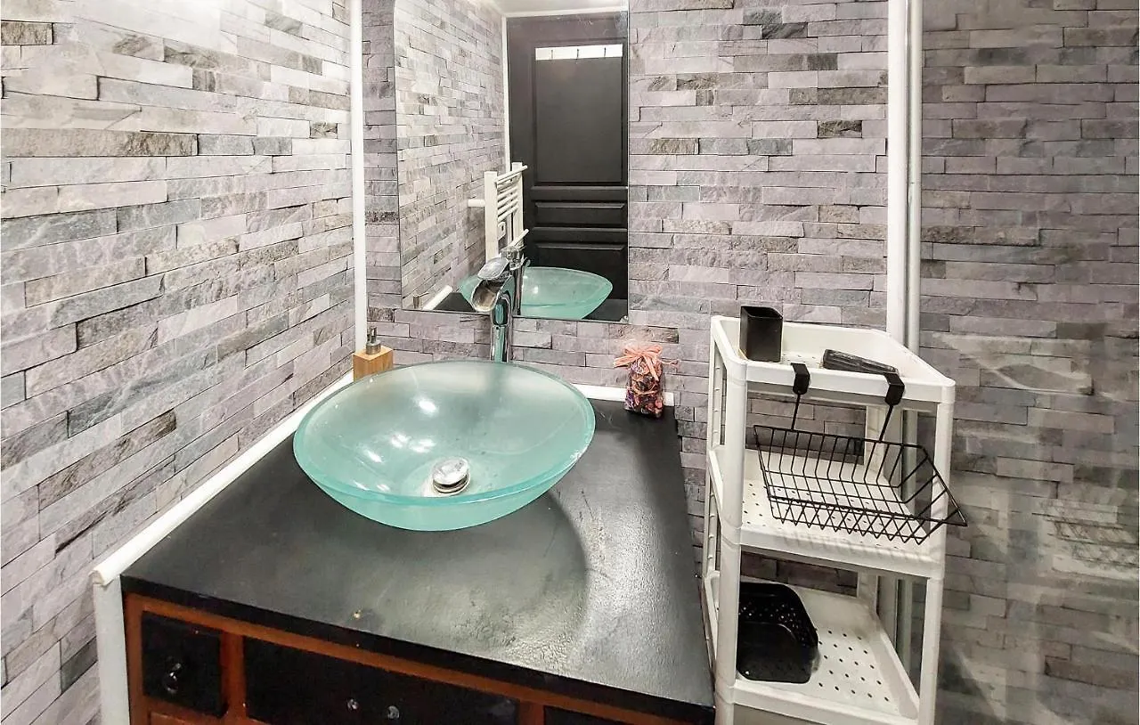 Gorgeous Apartment In Saint-Bonnet-Le-Chatea