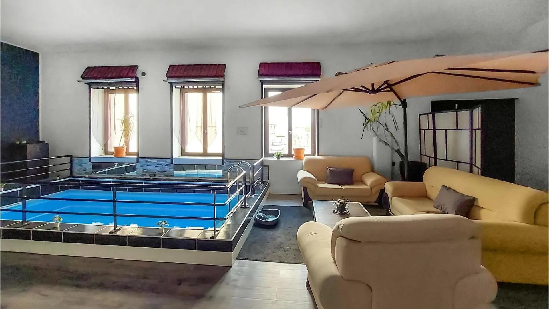 Gorgeous Apartment In Saint-Bonnet-Le-Chatea